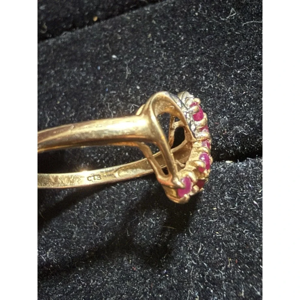 10kt Yellow Gold Ruby Double Heart Ring CTS Size 7 One Stone Missing Fix Scrap